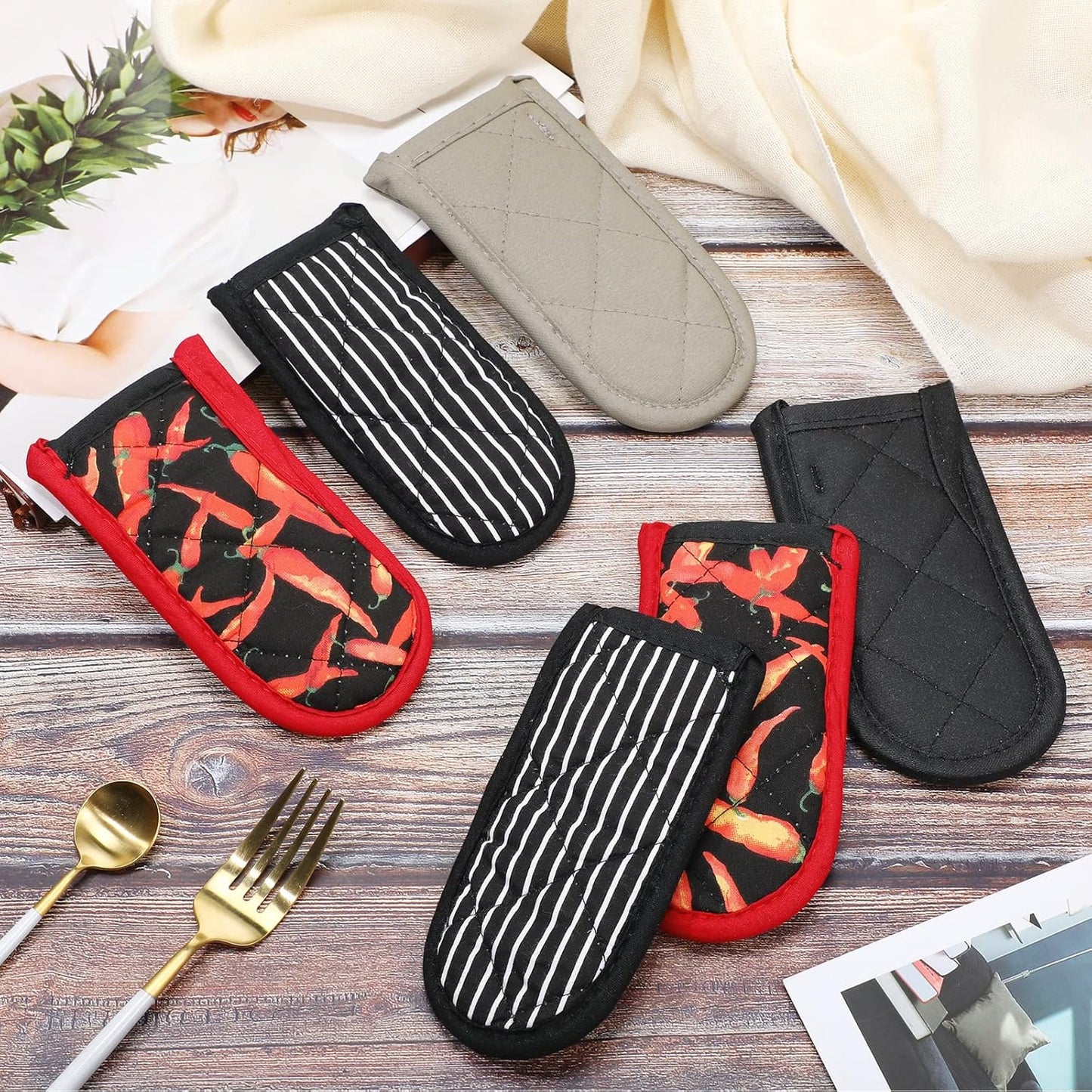 Geiserailie 8 Pieces Pan Handle Sleeve Heat Resistant Pot Sleeve Grip Non-Slip Skillet Pot Holder Machine Washable Cast Iron Handle Cover Cotton Assist Holder, 4 Styles, 3 x 6 Inch(Vivid Style)