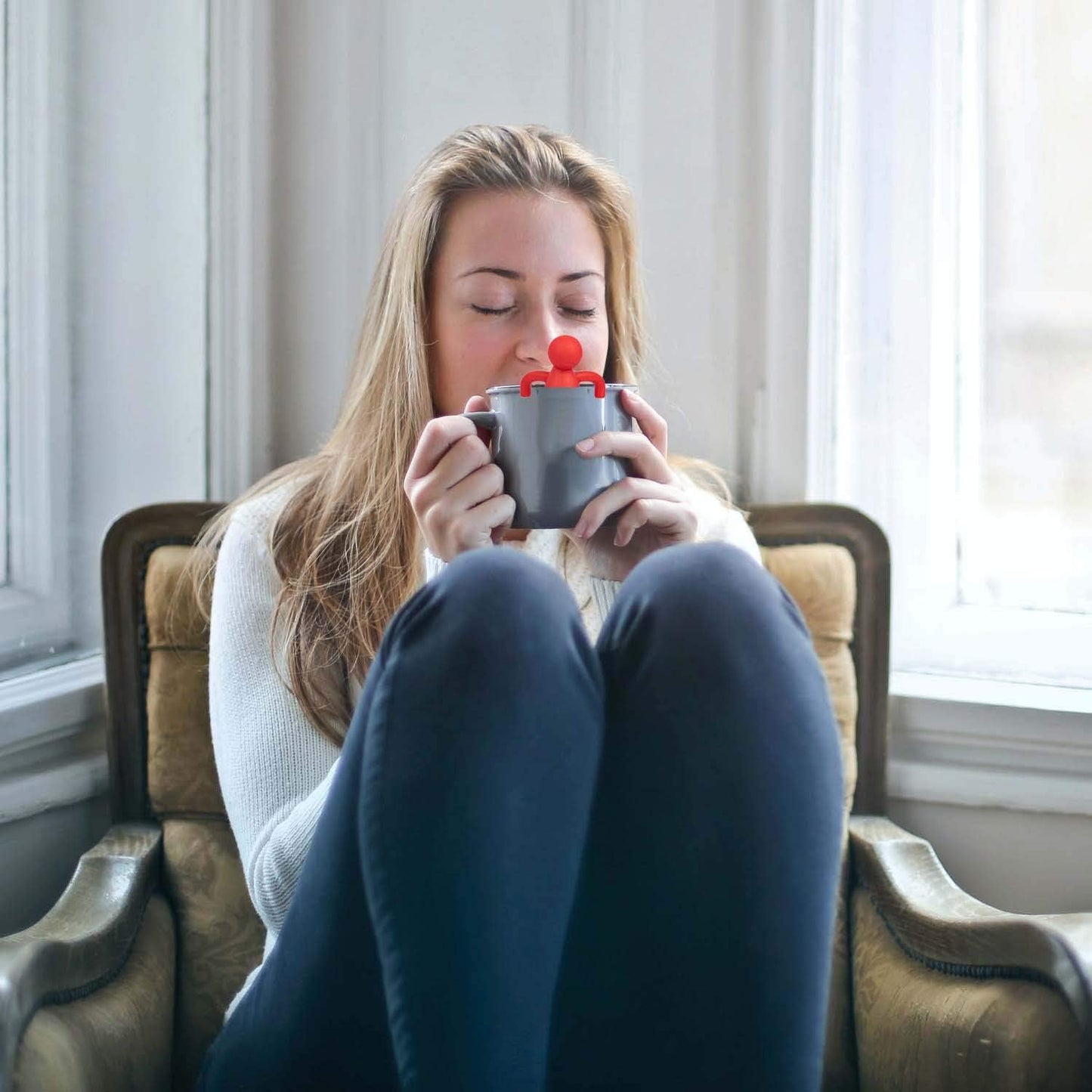 Leden Tea Infuser Cute Tea Strainer for Loose Tea Stainless Steel Fine Mesh Tea Ball Steeper with Silicone Lid for Mug and Cup, Red