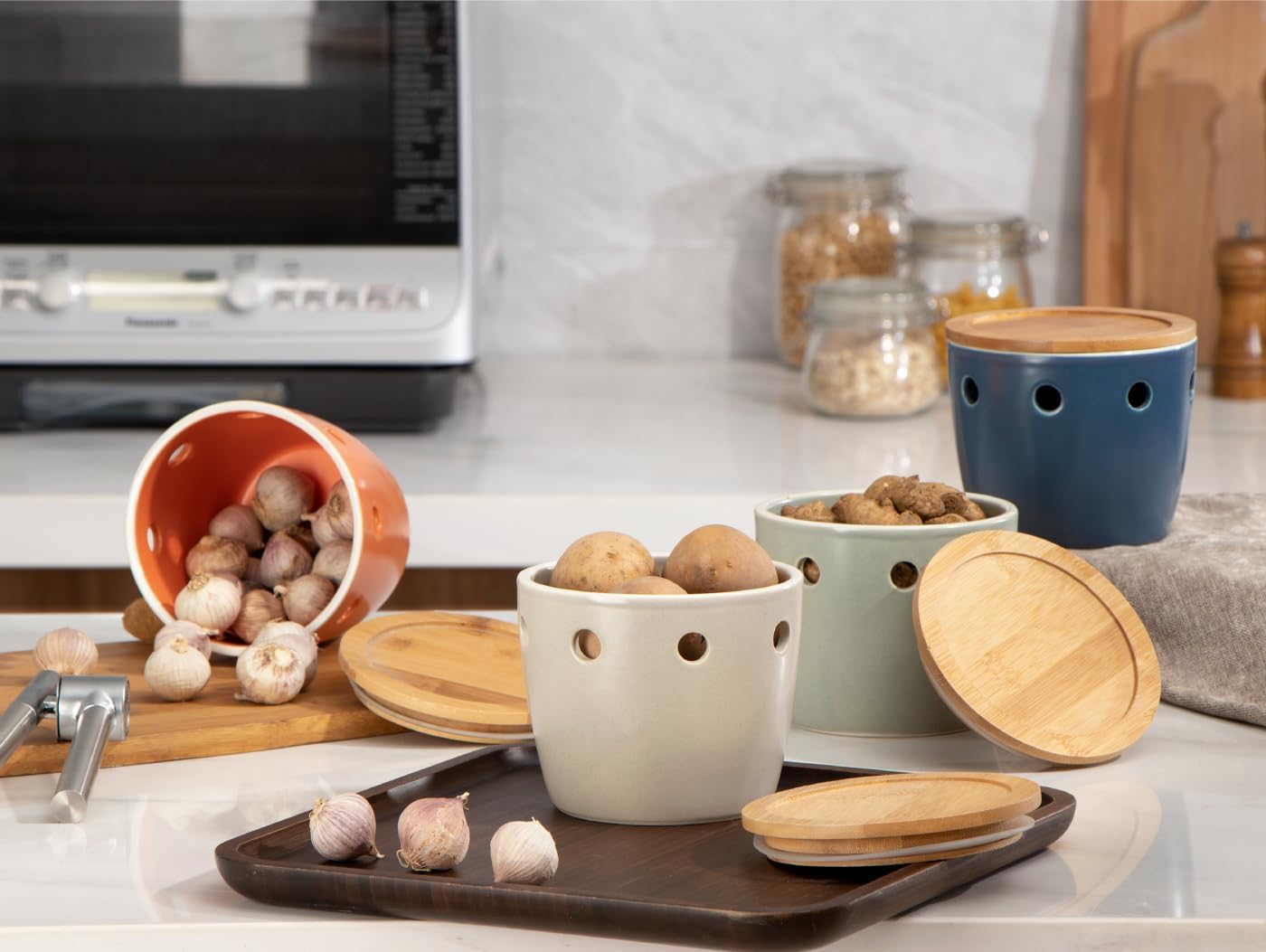 ONEMORE Large Garlic Keeper with Lid, Ceramic Garlic Saver 5 inch, Garlic Keeper for Counter, Gray