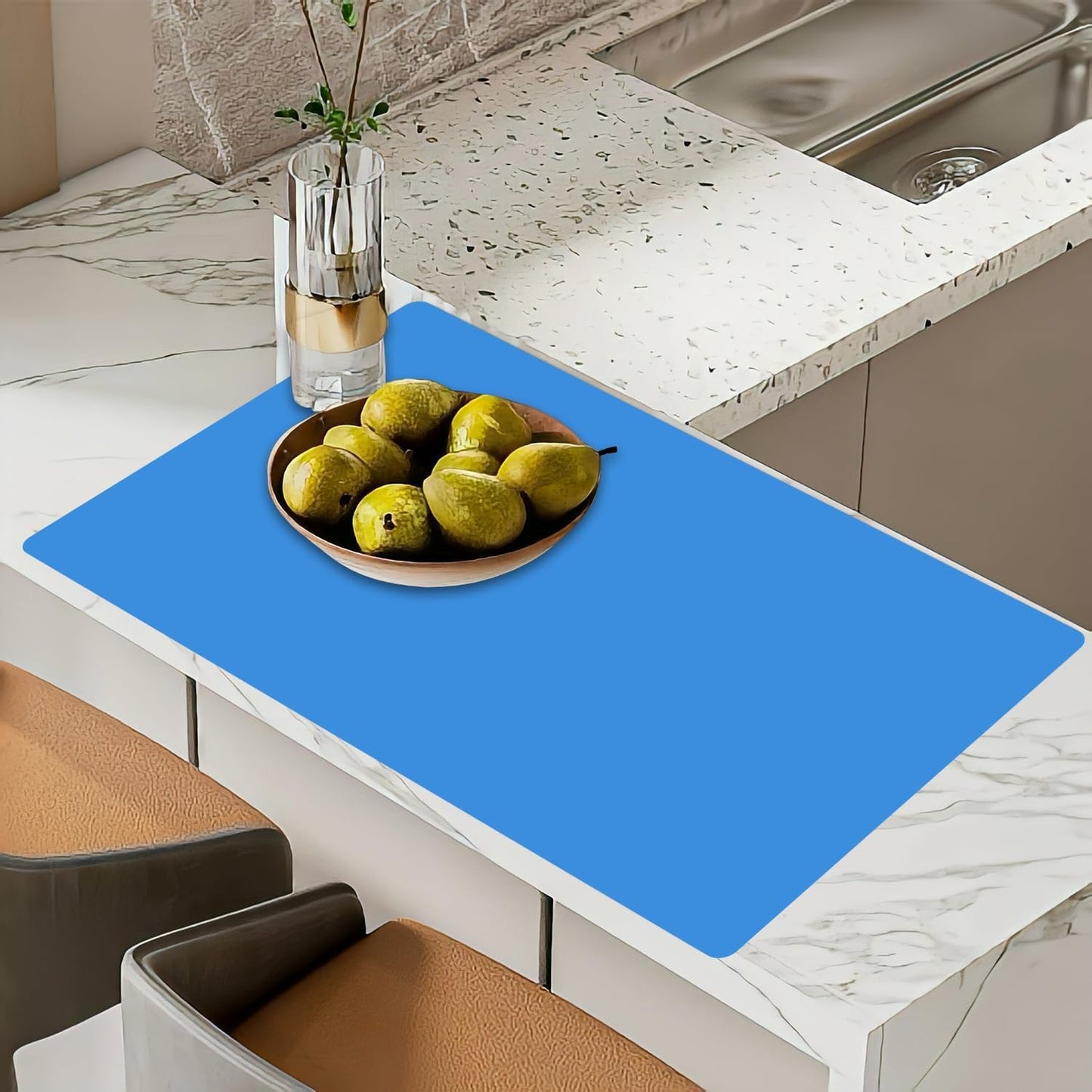 2MM Super Thick Large Silicone Mat, 31.5"x23.6"(80cmx60cm) Silicone Mats for Kitchen Counter, Non-slip Heat Resistant Mat, Waterproof Countertop Protector Mats (Bright Blue)