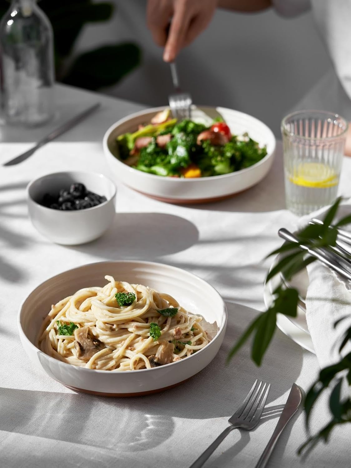 DOWAN 8.5" Pasta Bowls Set of 4 with Sesame Glaze Finish, 30oz Shallow White Ceramic Dinner Bowls, Wide Bowl Plates for Pasta, Salad, Soup & Stew, Microwave & Dishwasher Safe, Housewarming Gift