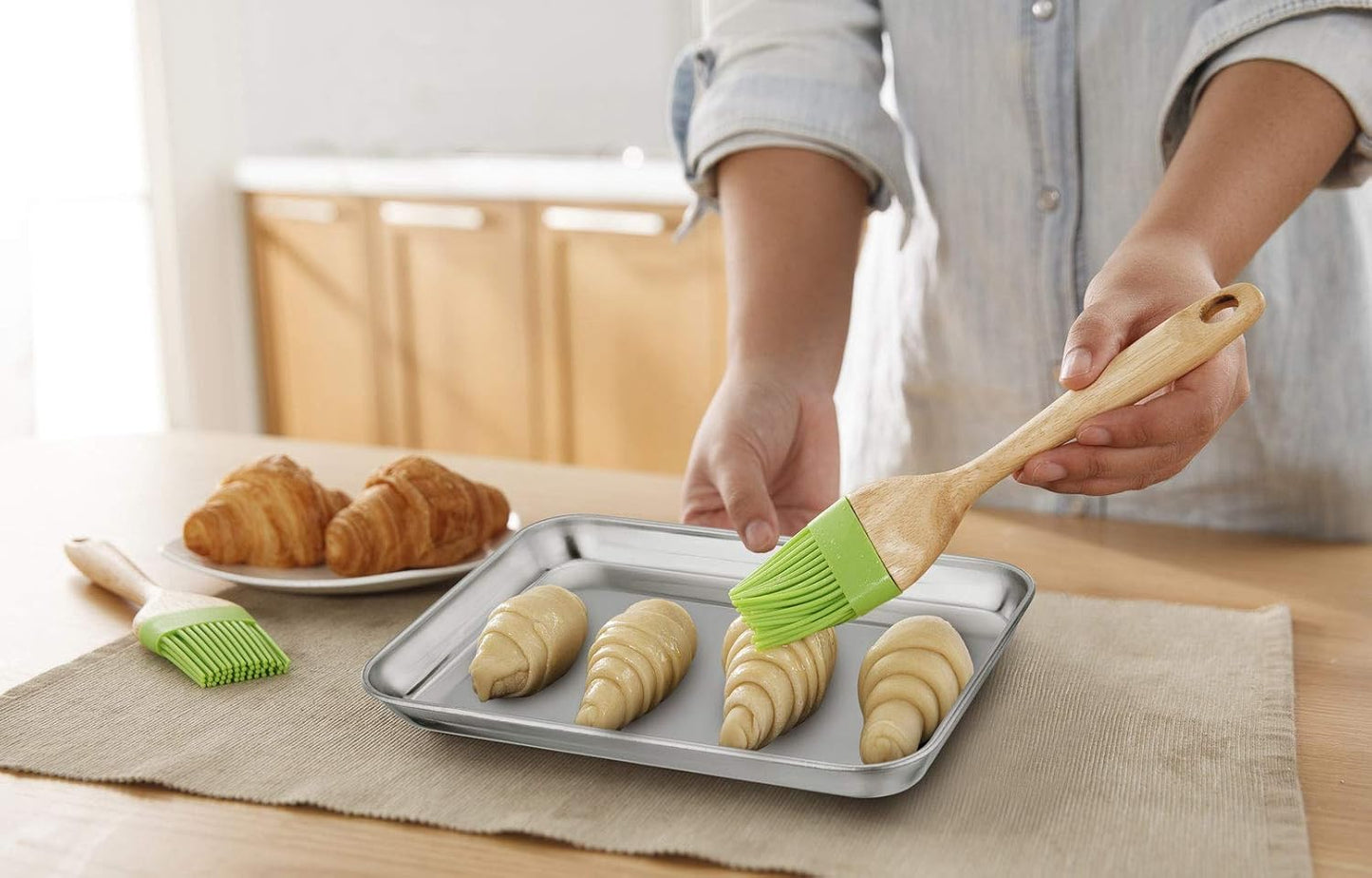 TeamFar 9'' x 7'' x 1'' Toaster Oven Pan with Rack Set of 4, Stainless Steel Compact Toaster Ovenware Pan with Cooling Rack, Healthy & Heavy Duty, Easy Clean & Dishwasher Safe, (2 Pans + 2 Racks)