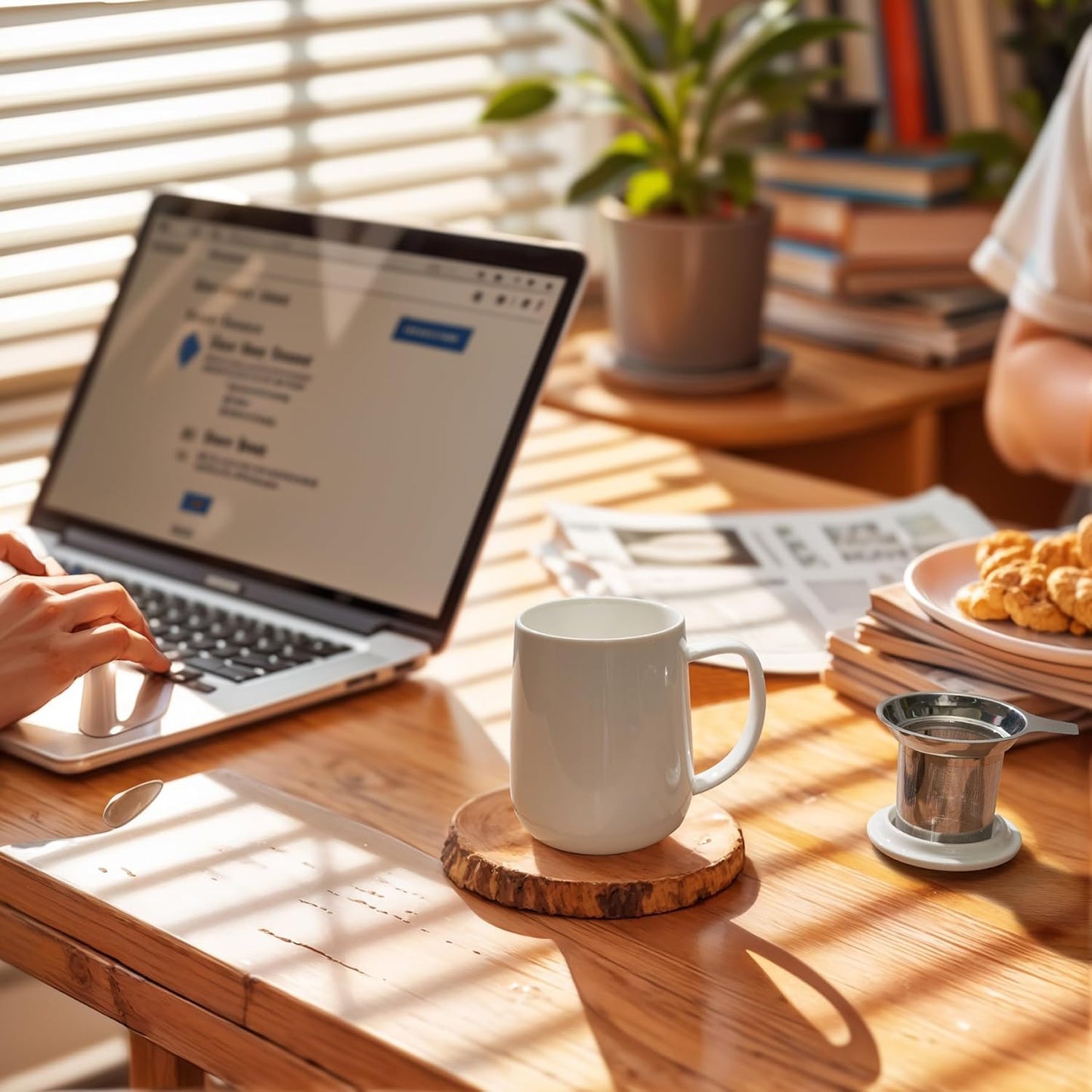 Sweese 20 OZ Porcelain Tea Mug with Infuser and Lid, Loose Leaf Tea Cup, Gifts for Tea Lover - White