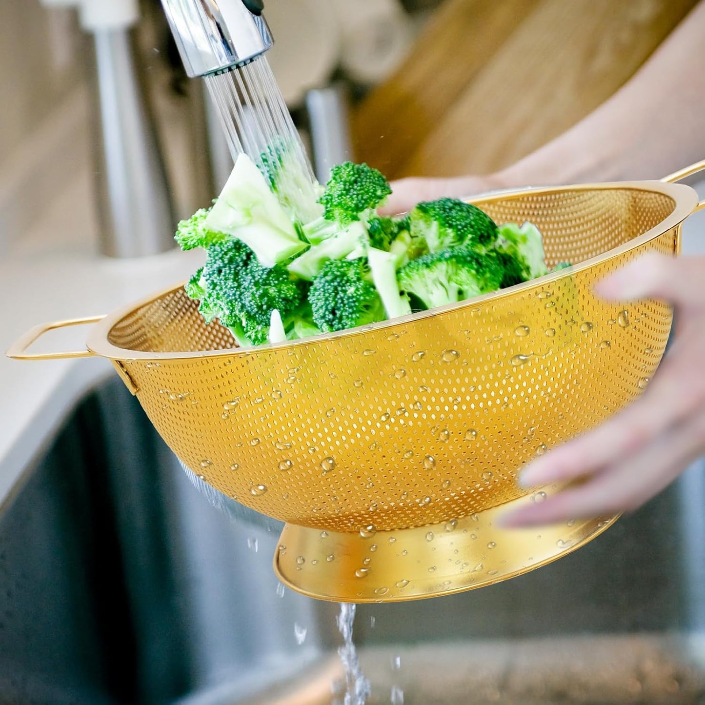 3 Pcs Stainless Steel Gold Colander and 3 Pcs Fine Mesh Strainer Set,1/3/5 Quart Metal Mesh Basket with Handles for Kitchen, Draining Pasta, Rinsing Fruit, and Cooking (Gold)