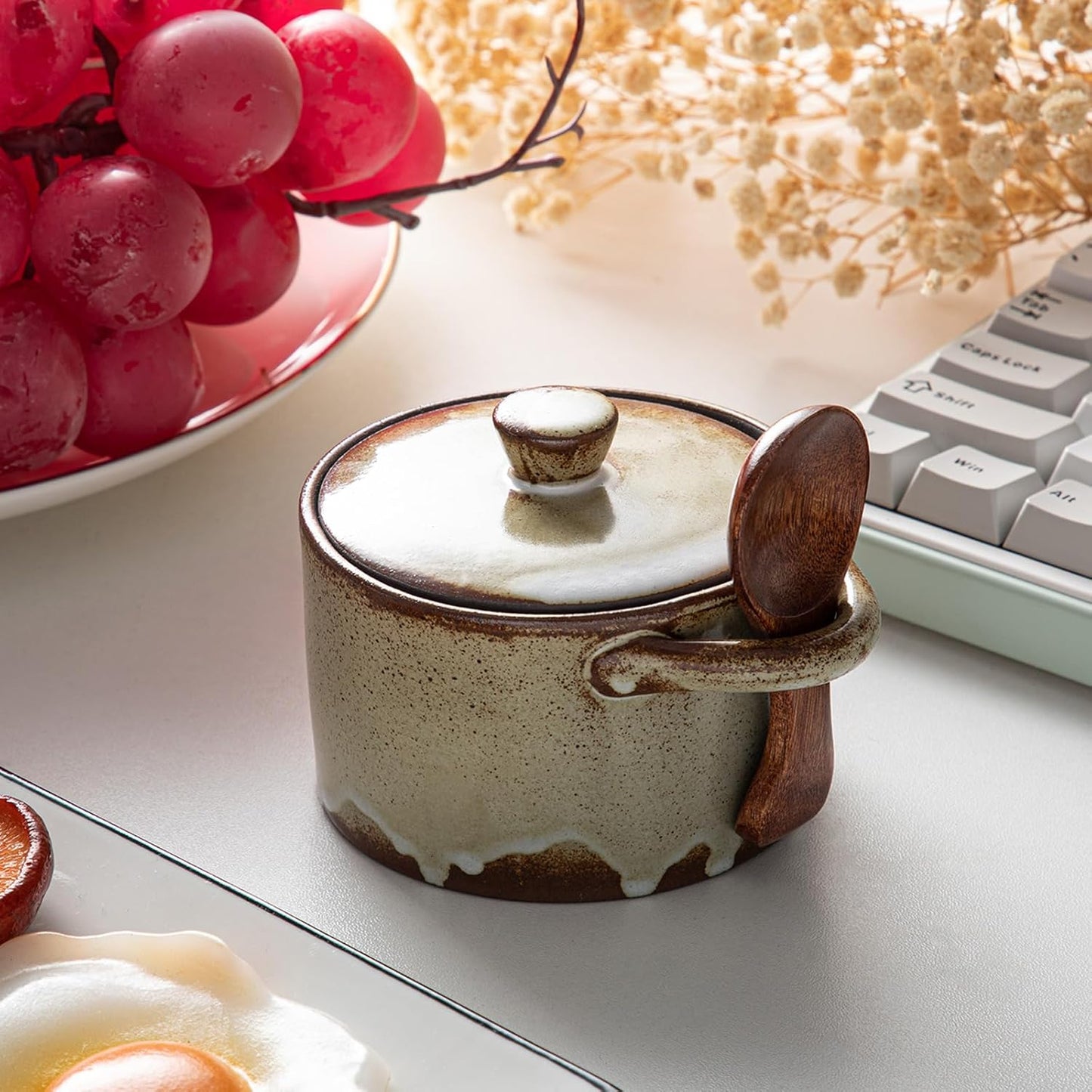 Honeydak Speckled Ceramic Salt Cellar with Lid and Wooden Spoon, Rustic Farmhouse Salt Pepper Cellar Holder for Housewarming Gift, Heavyweight Spices Jar for Kosher, Sea, Sugar(Retro Color)