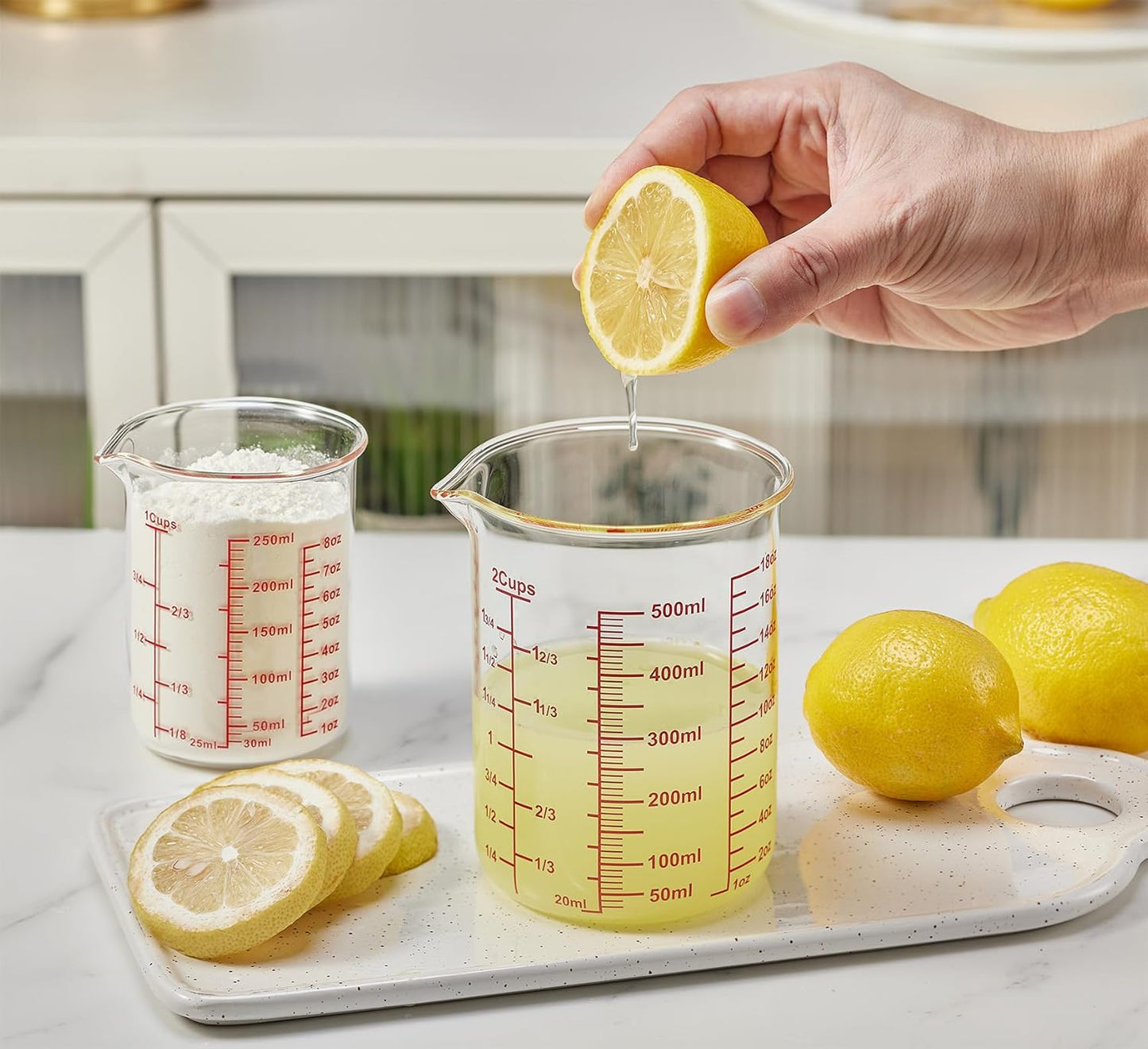 High Borosilicate Glass Measuring Cup-V-Shaped Spout，Glass Measuring Beaker for Kitchen or Restaurant, Easy to Read, 500 ML (16 Oz, 2 Cup)