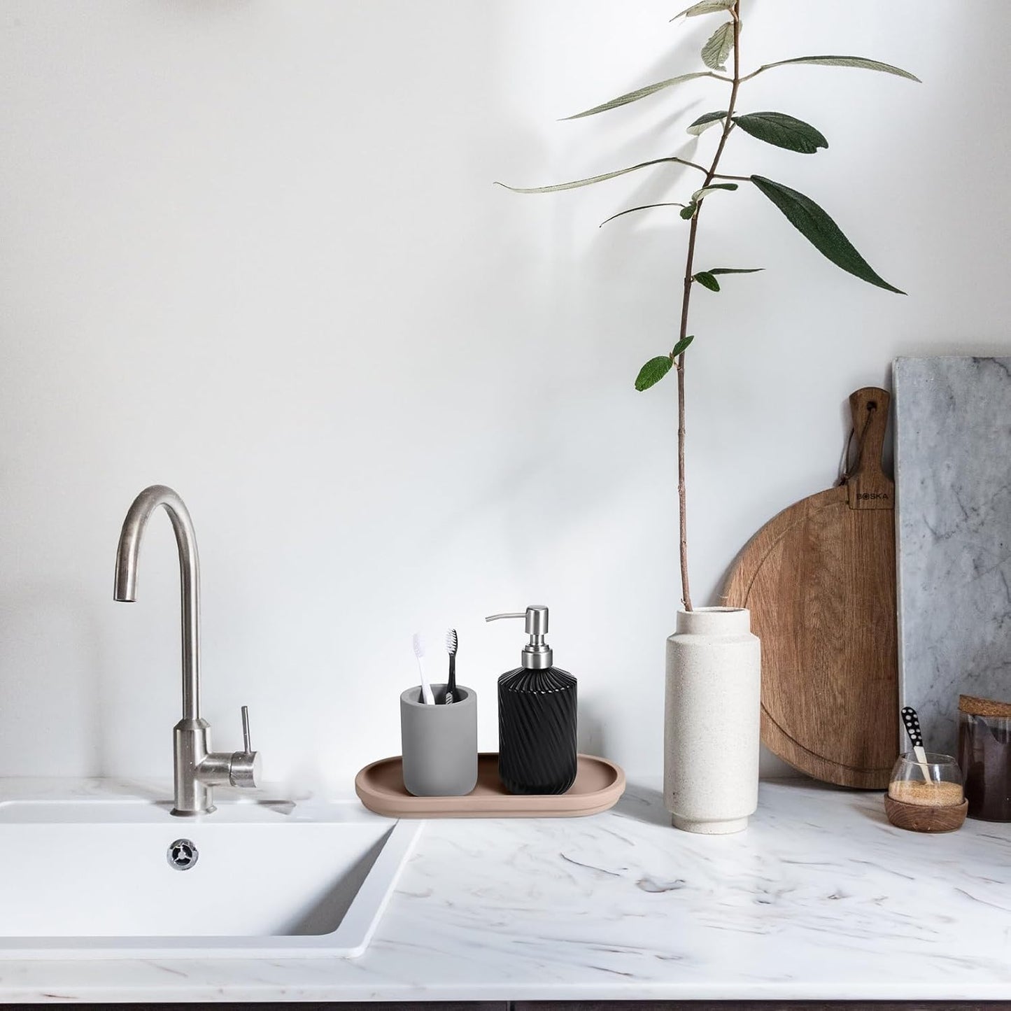 Diatomaceous Earth Sink Caddy, Instant Dry Bathroom Kitchen Sink Organizer, Minimalist Water Absorbing Dish Soap Holder, Stone Tray for Sponge Brush Candles (Brown)