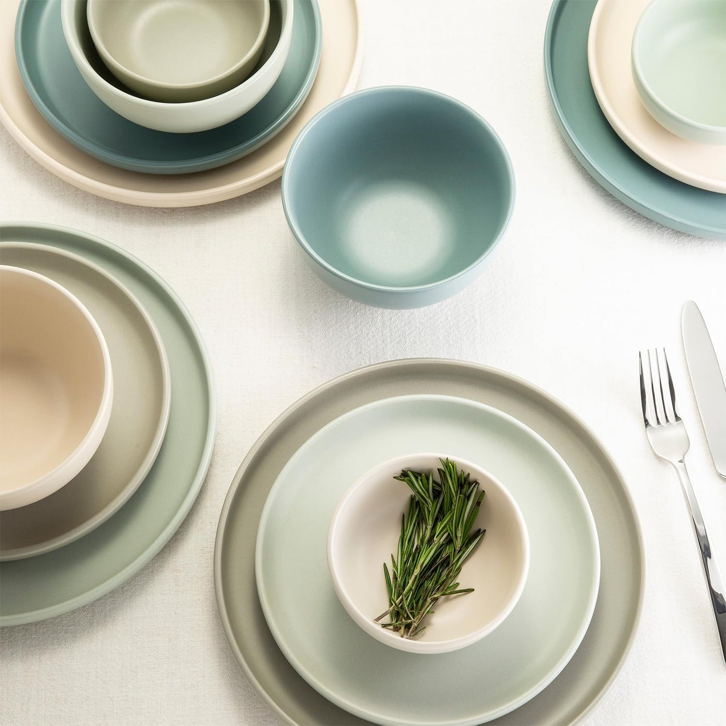 Sango Rollo 16-Piece Artist's Blend Casual Stoneware Dinnerware Set- Service for 4, Includes Larger & Smaller Bowls, Microwave & Dishwasher Safe, for Everyday Dining & Entertainment