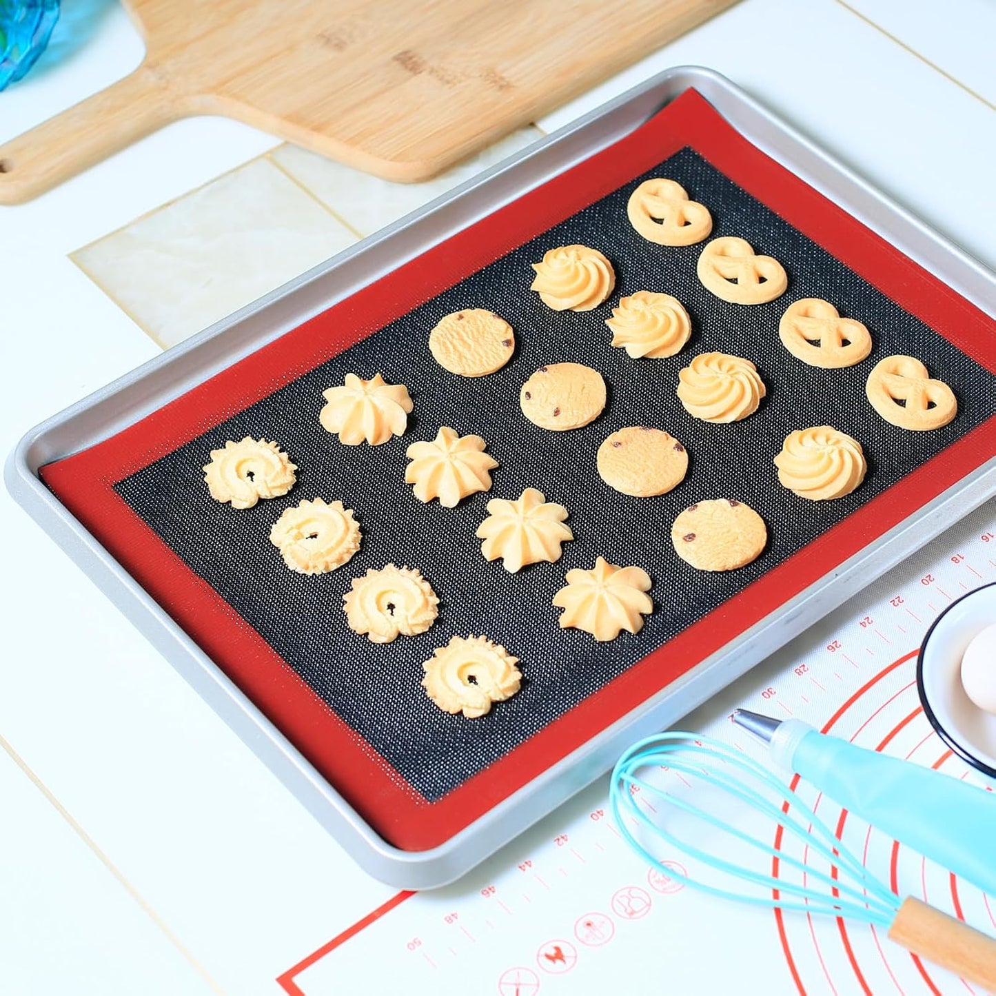 Silicone Baking Mat with Microperforated, 2 PCS Perforated Baking Mats/Oven Liners for 13" x 18" Half Sheet Pan, Reusable Air Mesh Silicone Mat for Cookie/Eclair/Bread/Pizza/Pastry
