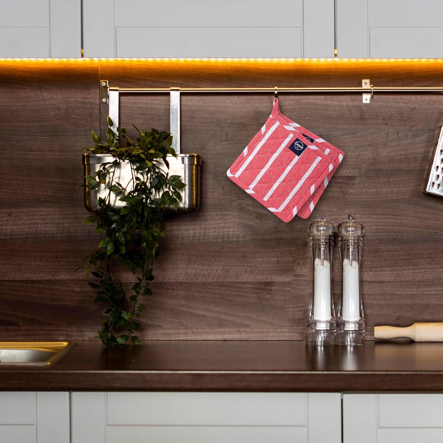 Encasa XO 8 inches Oven Microwave Potholders (2 pc Set) for Kitchen Cooking & Baking - Heat Resistant, Thick & Safe, Protection of Hands from Hot Utensils