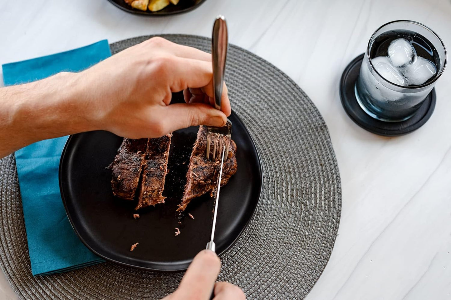 4-Piece Serrated Kitchen Steak Knife Set – Forged High Carbon Stainless Steel, Ultra Sharp, Ergonomic Black Handles, Durable Dinner Knives, Cream Handle