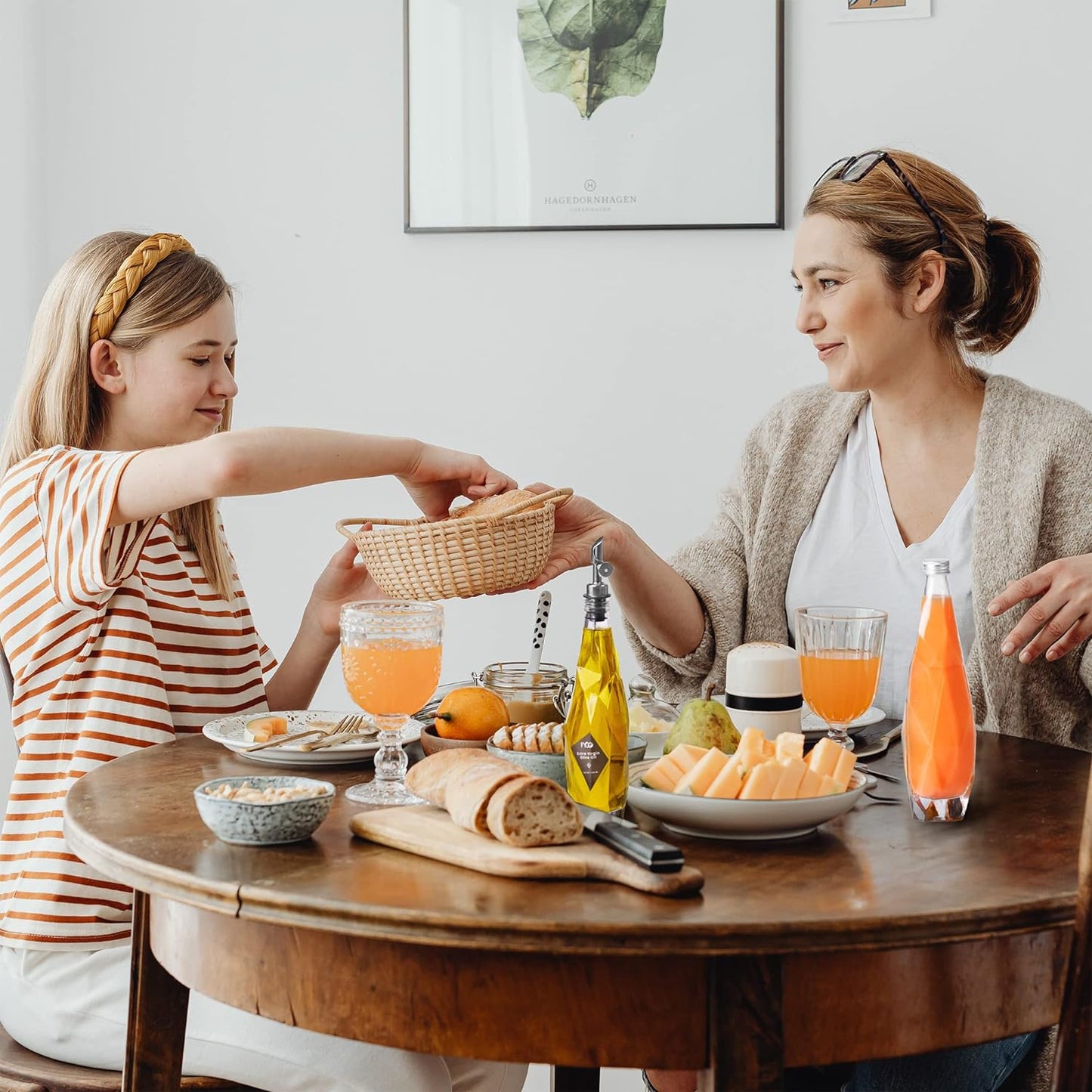 FYGO Diamond Lux Olive Oil Bottle Dispenser - Olive Oil Container- Oil and Vinegar Dispenser Set with Pourer and Funnel - Glass Olive Oil Dispenser Bottle for Kitchen - 350ml - Set of 2