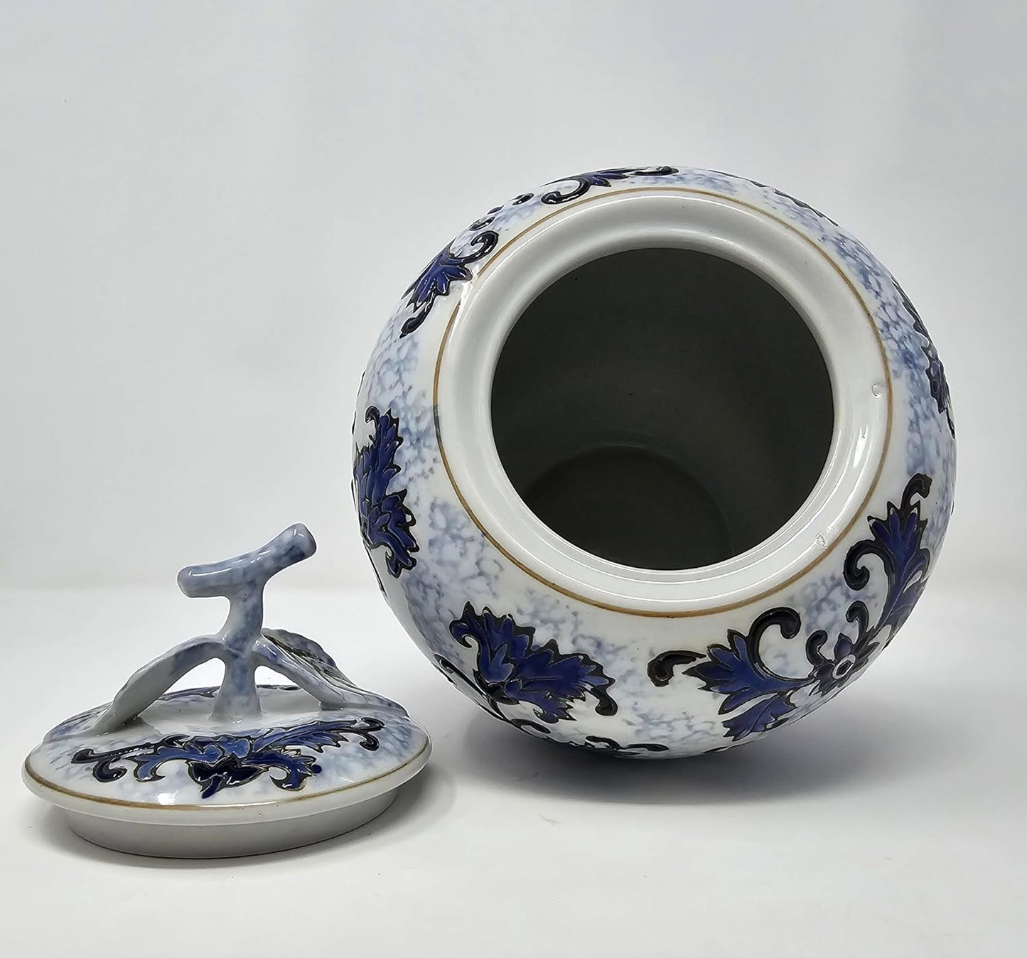 Festcool Blue and White Ceramic Flower Ginger Leaf Lid Jar Vase, Sugar Canister, Sugar Container, Tea Container, Hand-crafted Jingdezhen China