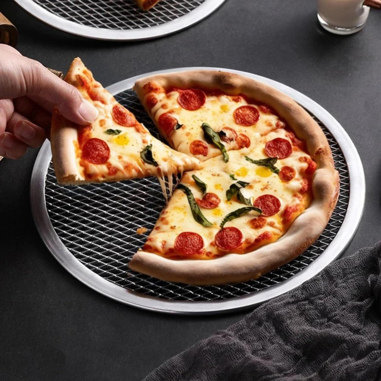 14-inch Aluminum Pizza Screen | Commercial Grade Pizza/Baking Screen for Oven | Pizza Baking Tray for Home And Restaurant | Round, Aluminum, 14-inch [1PK]