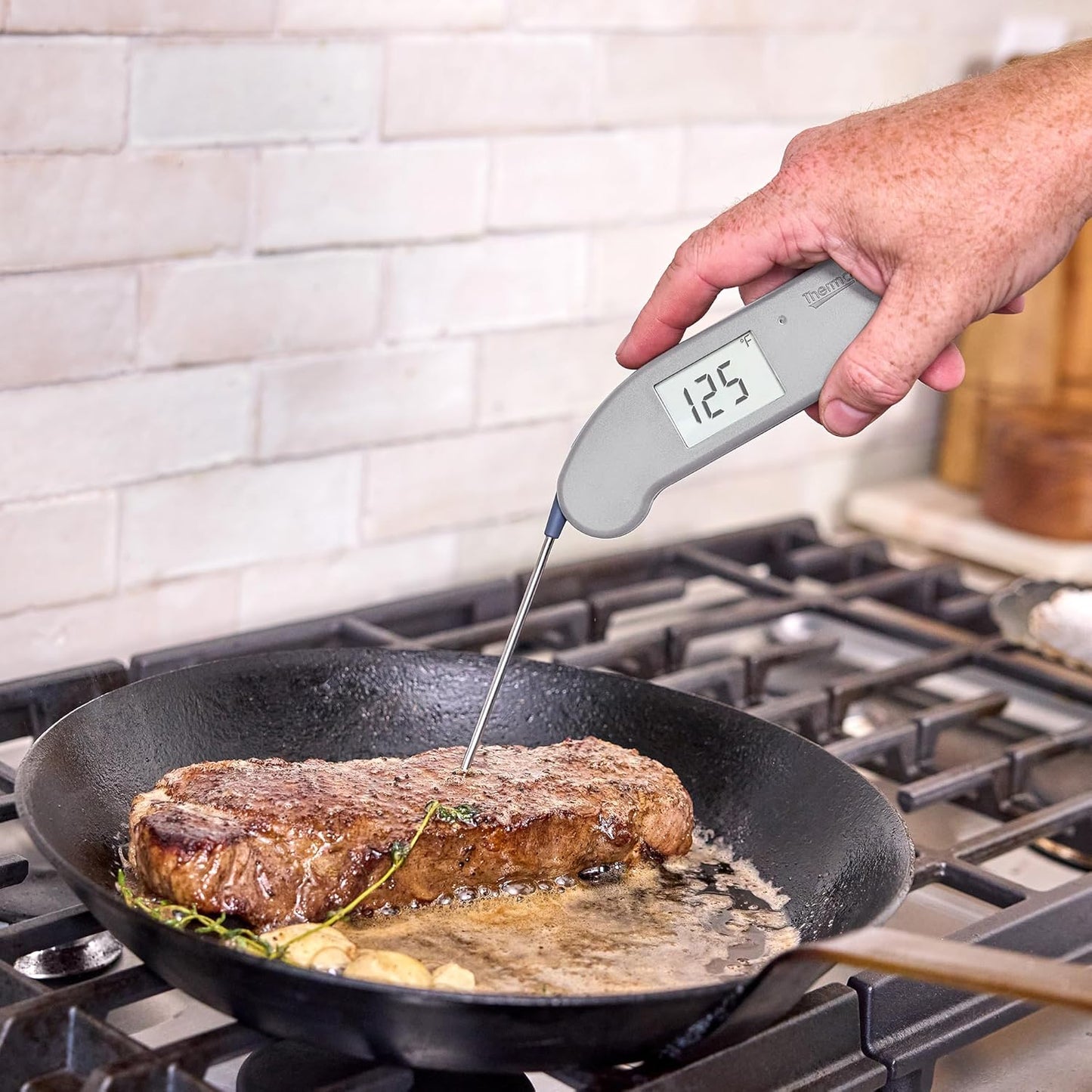 Thermapen ONE, No. 1 Recommended Instant-Read Thermometer - Cayenne Pepper Red