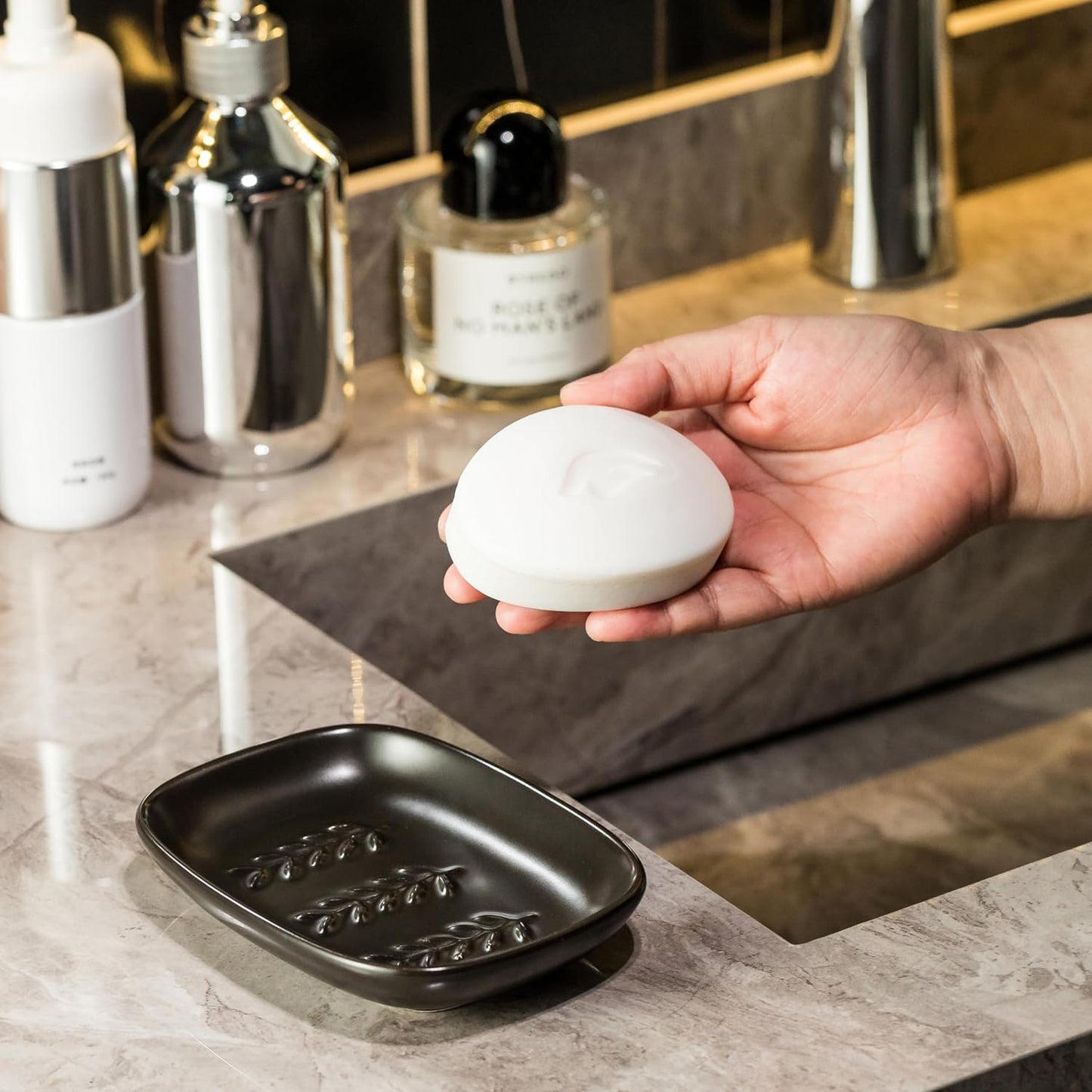 Soap Dish Soap Holder Shower, Ceramic Soap Dishes for Bar Soap Sponge, Shower Saver Tray for Bathroom Kitchen Sink, Raised Leaf Design, Black