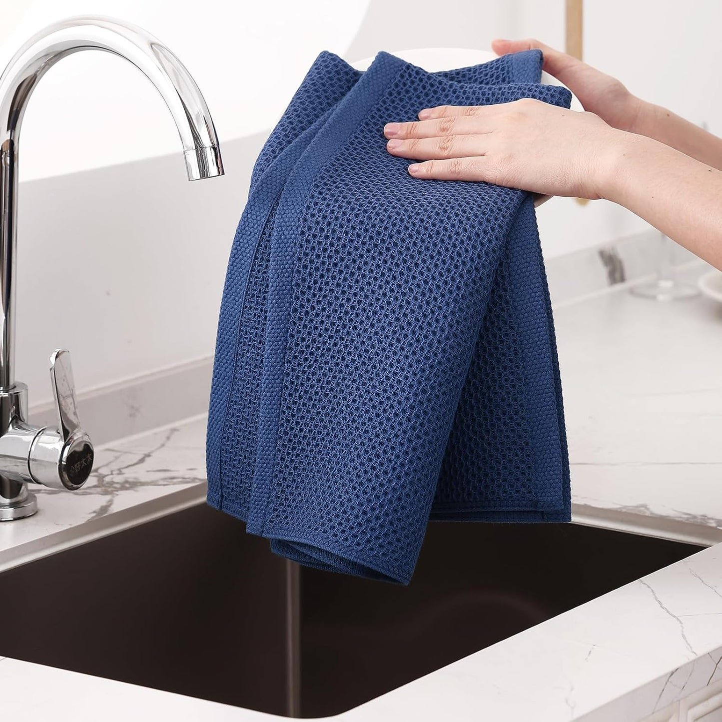 Homaxy 100% Cotton Oversized Waffle Weave Kitchen Dish Towels, Ultra Soft Absorbent Quick Drying Cleaning Towel, 20 x 28 Inches, 4-Pack, Navy Blue