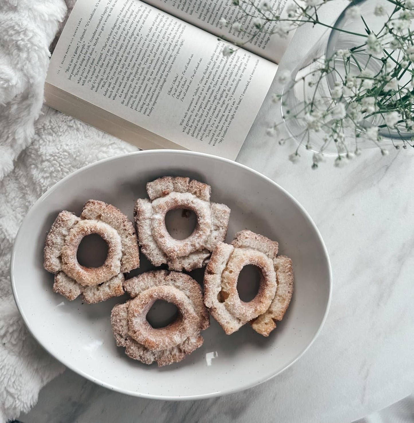 Mora Ceramic Large Serving Bowls- Set of 2 Oval Platters for Entertaining. Modern Kitchen Dishes for Dinner, Fruit, Salad, Turkey, etc. Oven, Dishwasher Safe, 55/35 oz, 13.5" / 11.8" - Vanilla White