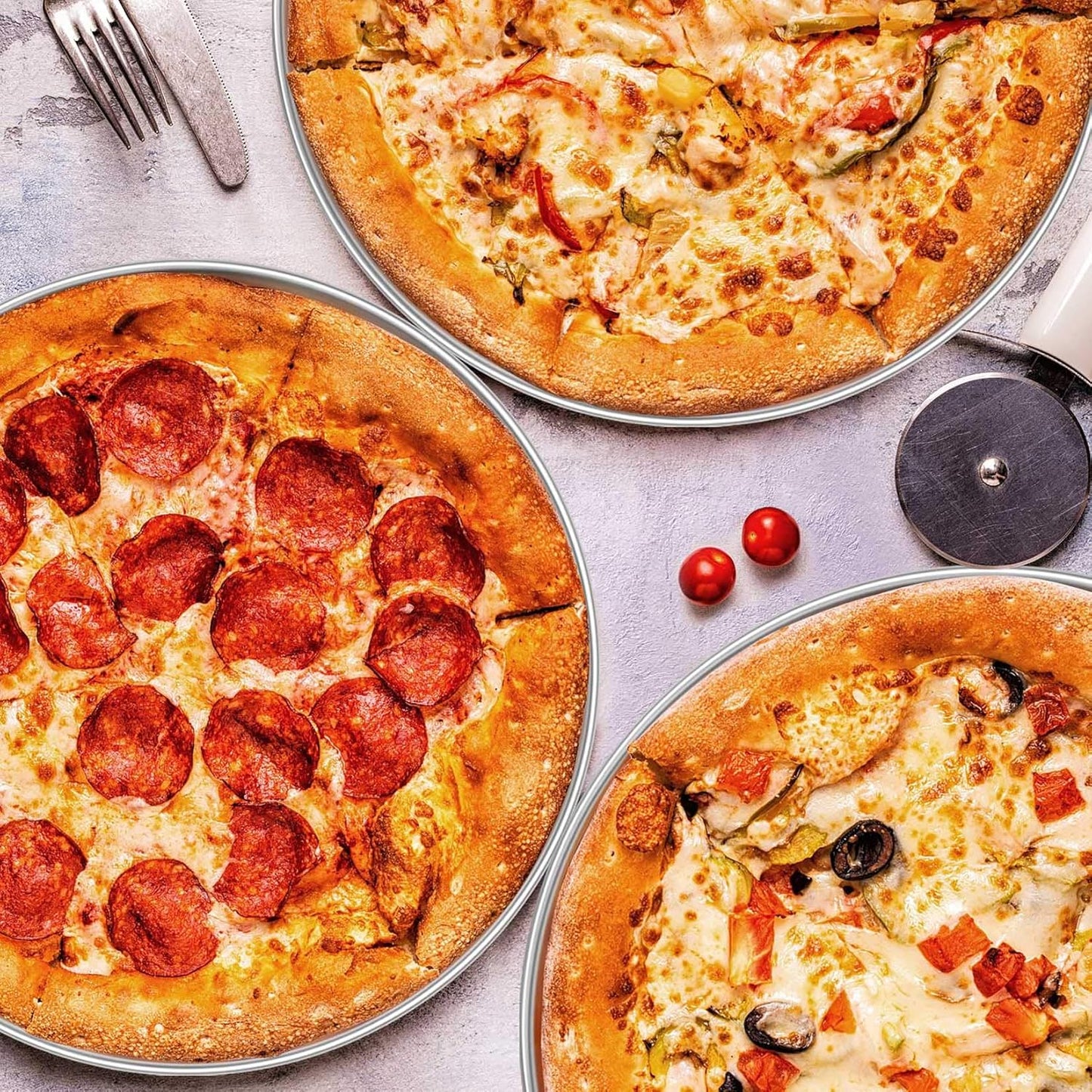 P&P CHEF 13.5 Inch Pizza Pan, 3 Pieces Stainless Steel Round Pizza Tray Dish Plate For Oven Baking Roasting, Healthy & Heavy Duty, Rust Free & Dishwasher Safe -Silver