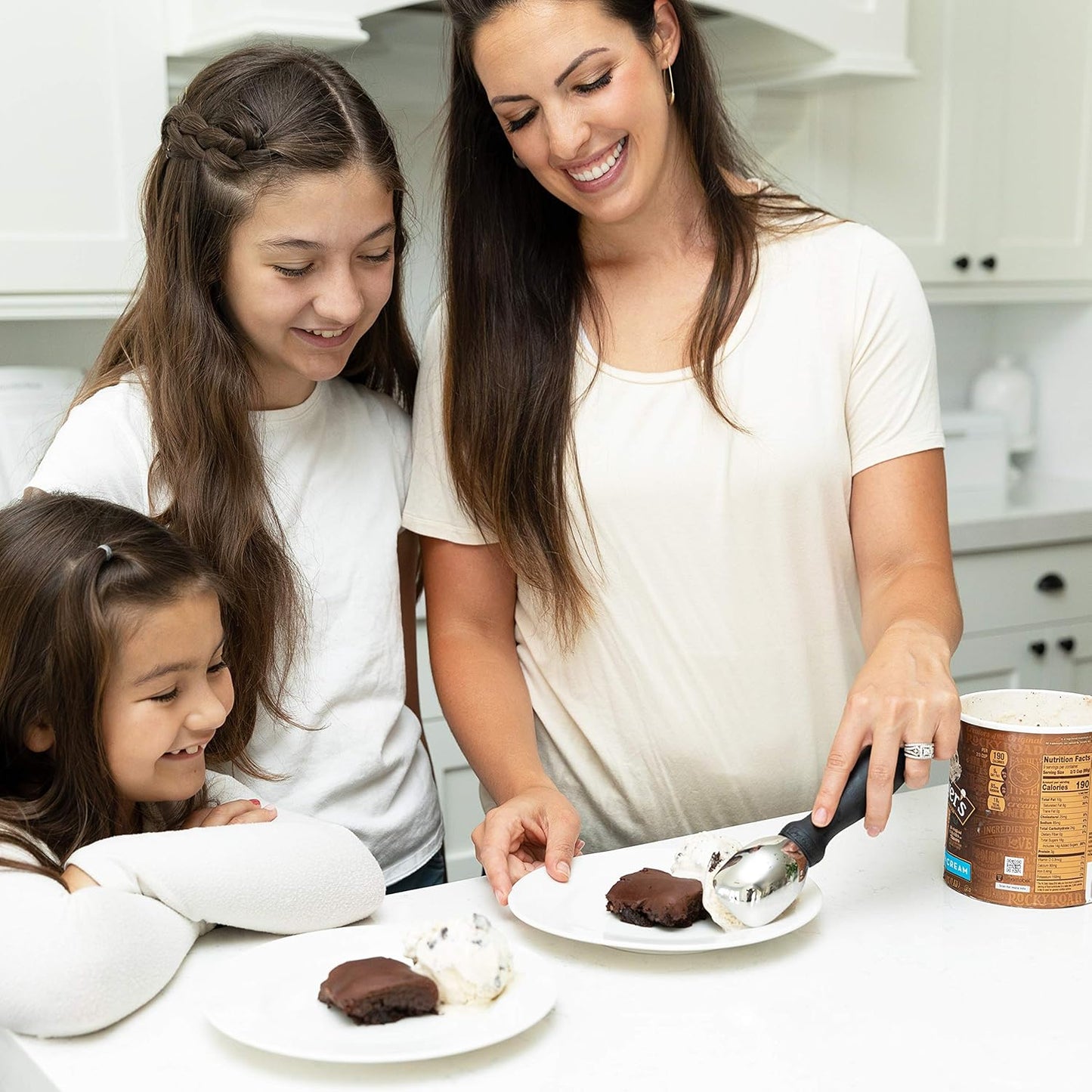 Spring Chef 18/8 Stainless Steel Ice Cream Scoop with Soft Grip Handle - Heavy Duty Ice Cream Scooper for Gelato, Sorbet, Cookie Dough, Melon, Sundae - Dishwasher Safe Kitchen Tool - Black